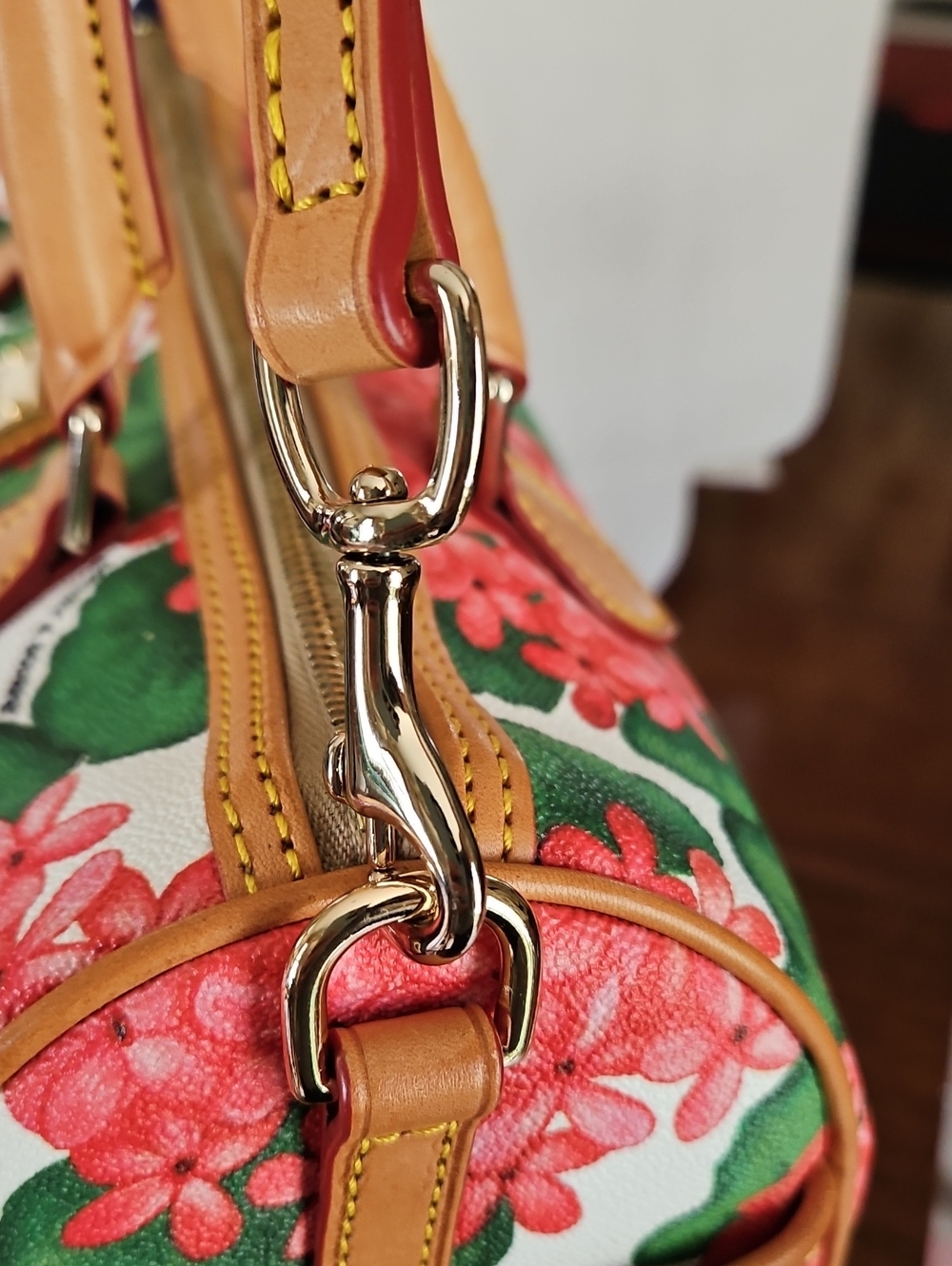 NWT Dooney & Bourke Floral Hydrangea Satchel with Matching Zip Pouch & Key Fob - Picture 10 of 16